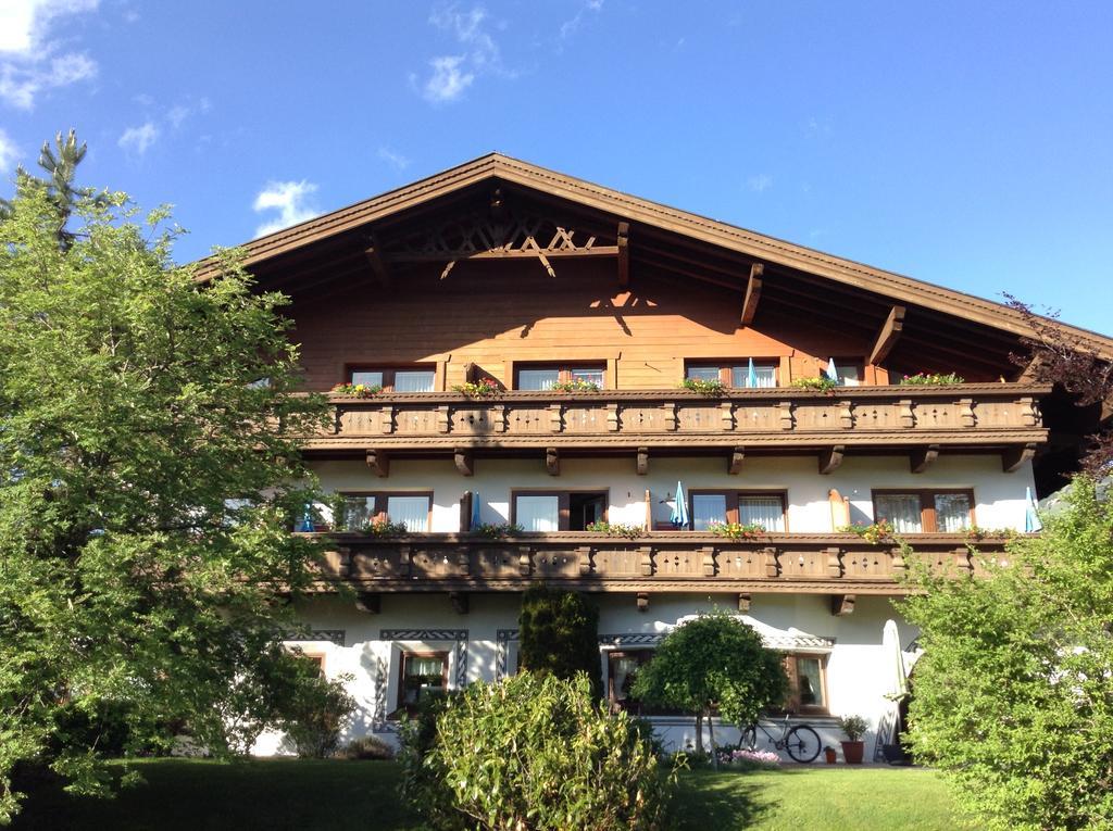 Hotel Garni Almhof Seefeld in Tirol Exteriör bild