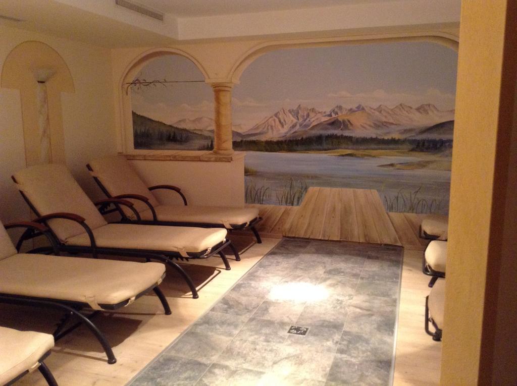 Hotel Garni Almhof Seefeld in Tirol Exteriör bild
