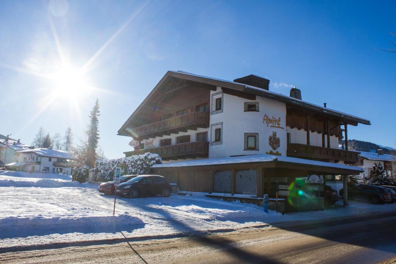 Hotel Garni Almhof Seefeld in Tirol Exteriör bild